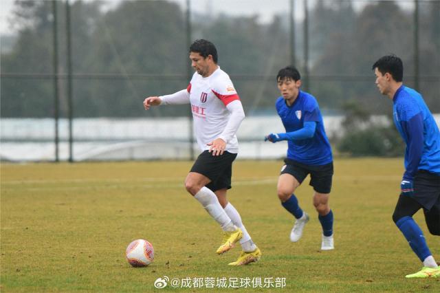 1709281588126028323.jpg 00751WaLly1hmyl3abxmij32wr1xre81.jpg