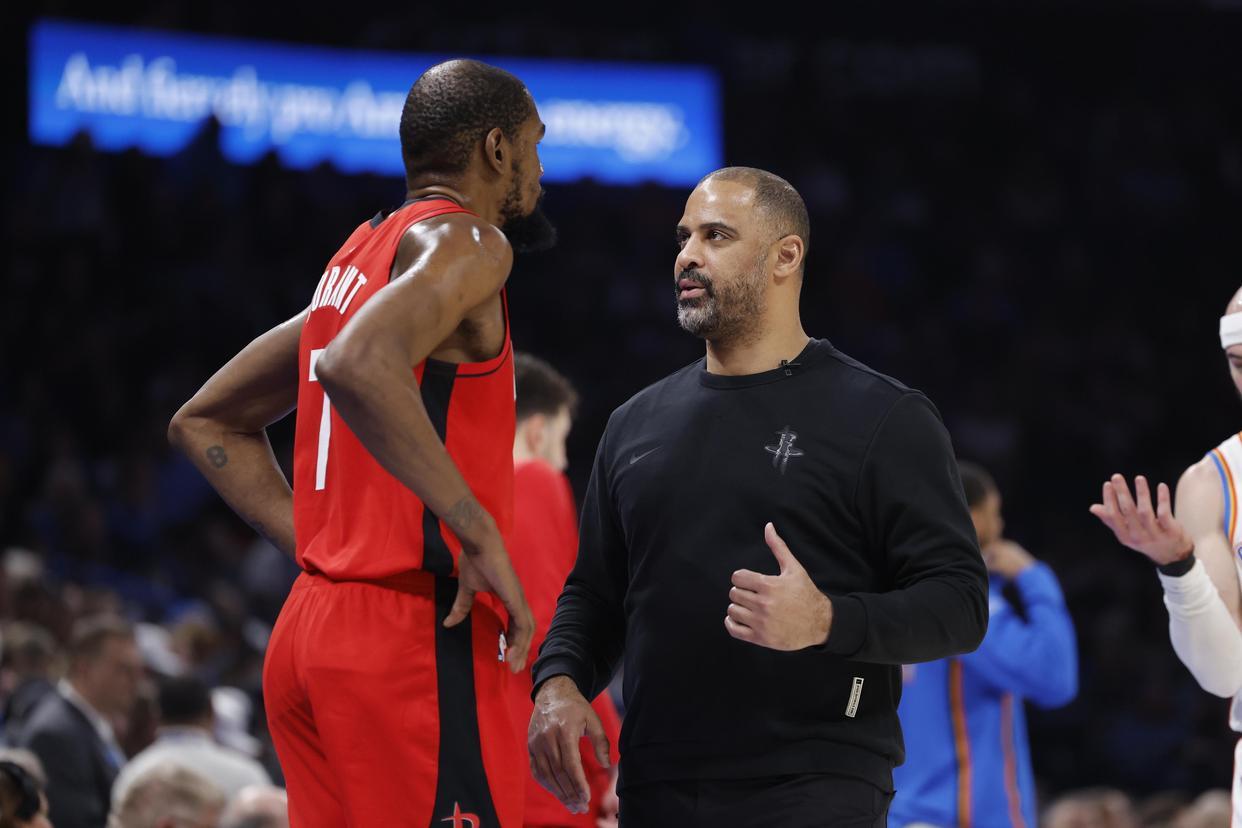 V体育娱乐-奥科吉再获重用！火箭新2阵亮相：主打1大4小阵容，护筐三分兼顾