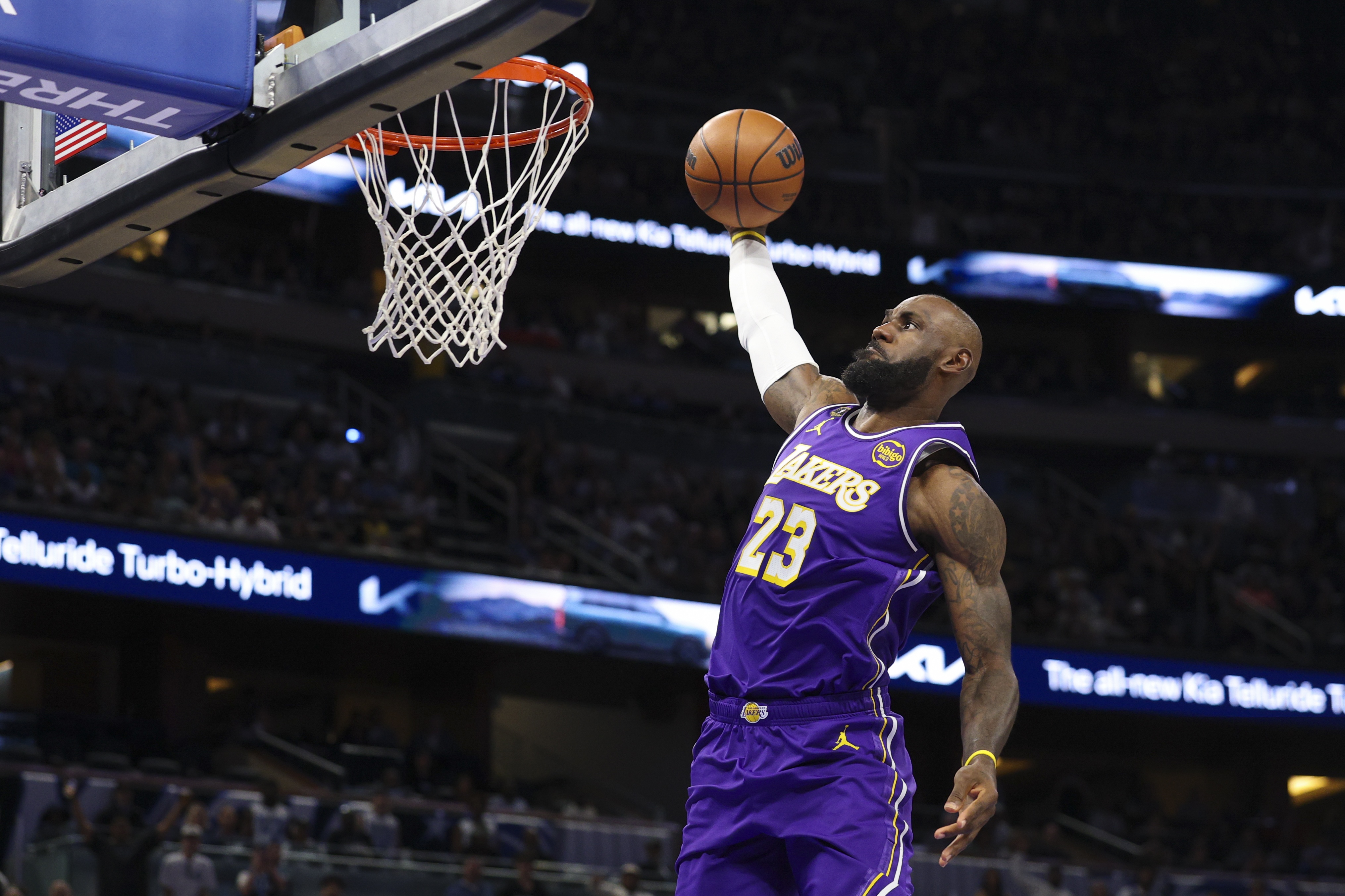 韦德：我在世期间 我不会再看到谁会有像老詹这样的生涯